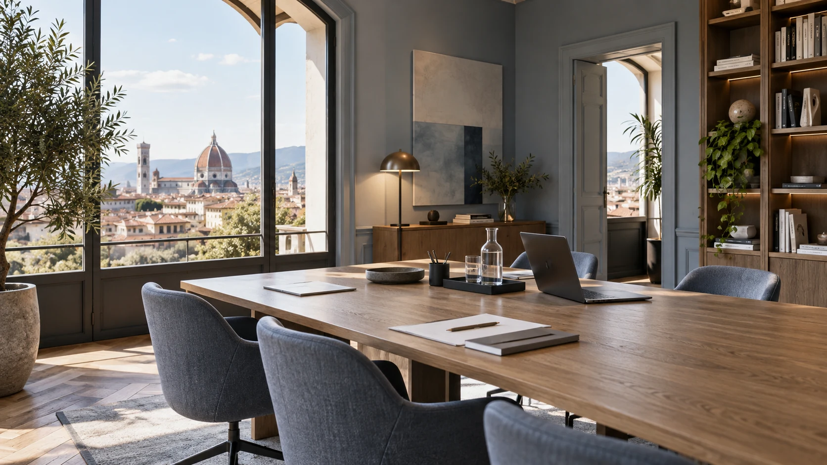 Studio professionale dimostrativo con tavolo riunioni, legno e luce naturale
